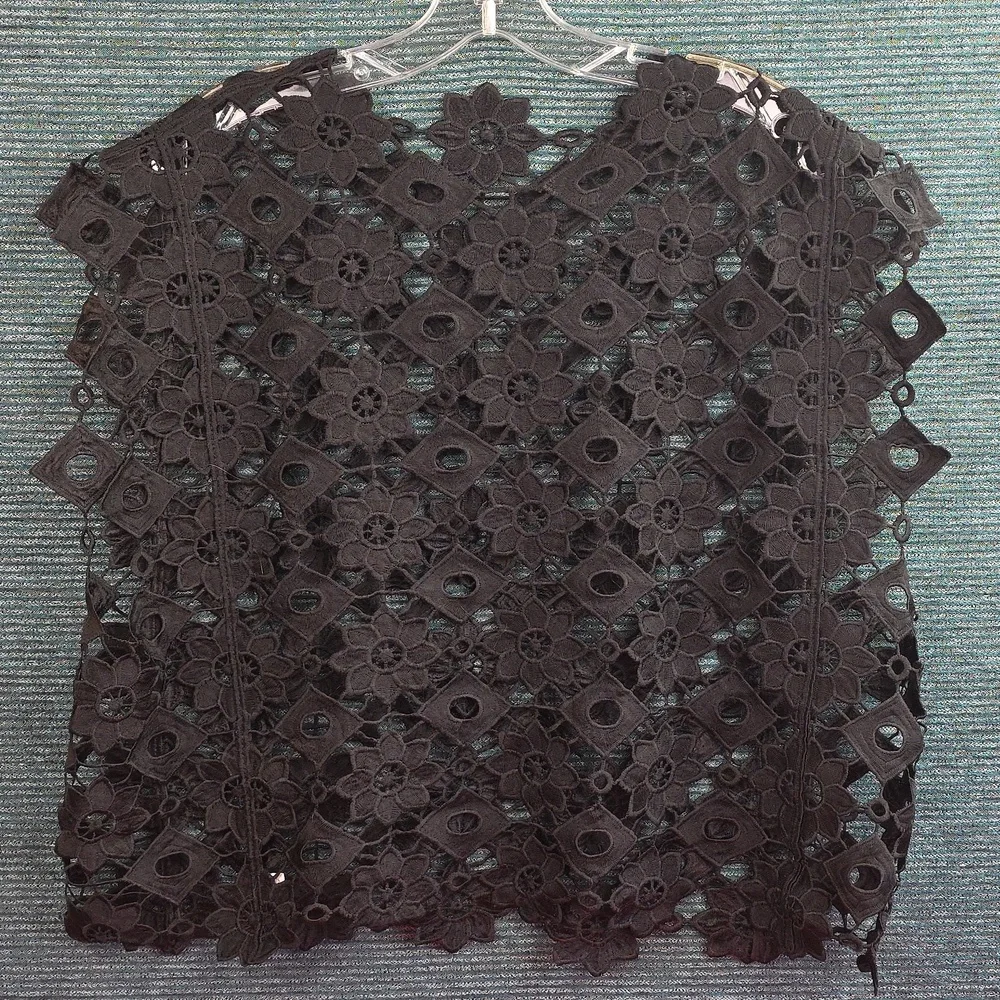 Crochet Cut Out Floral Lace Vest/ Cover Up Top - Picture 3 of 13